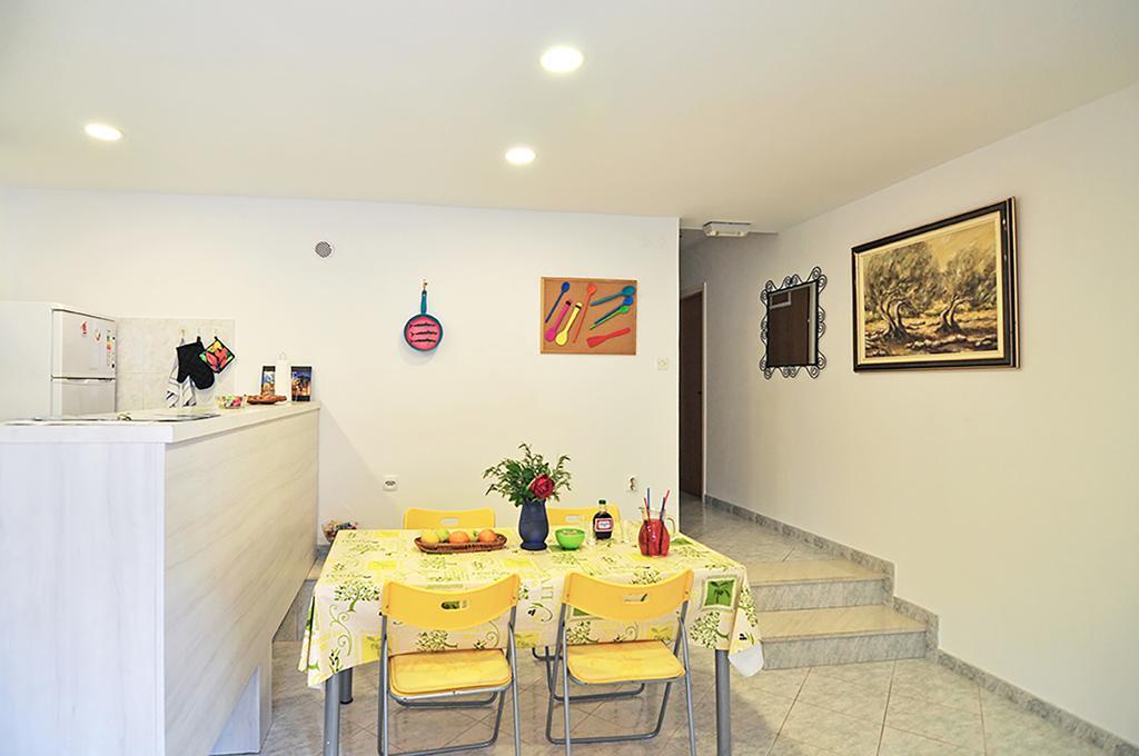 Poolside Paradise - A Hidden Gem In Split Exterior photo