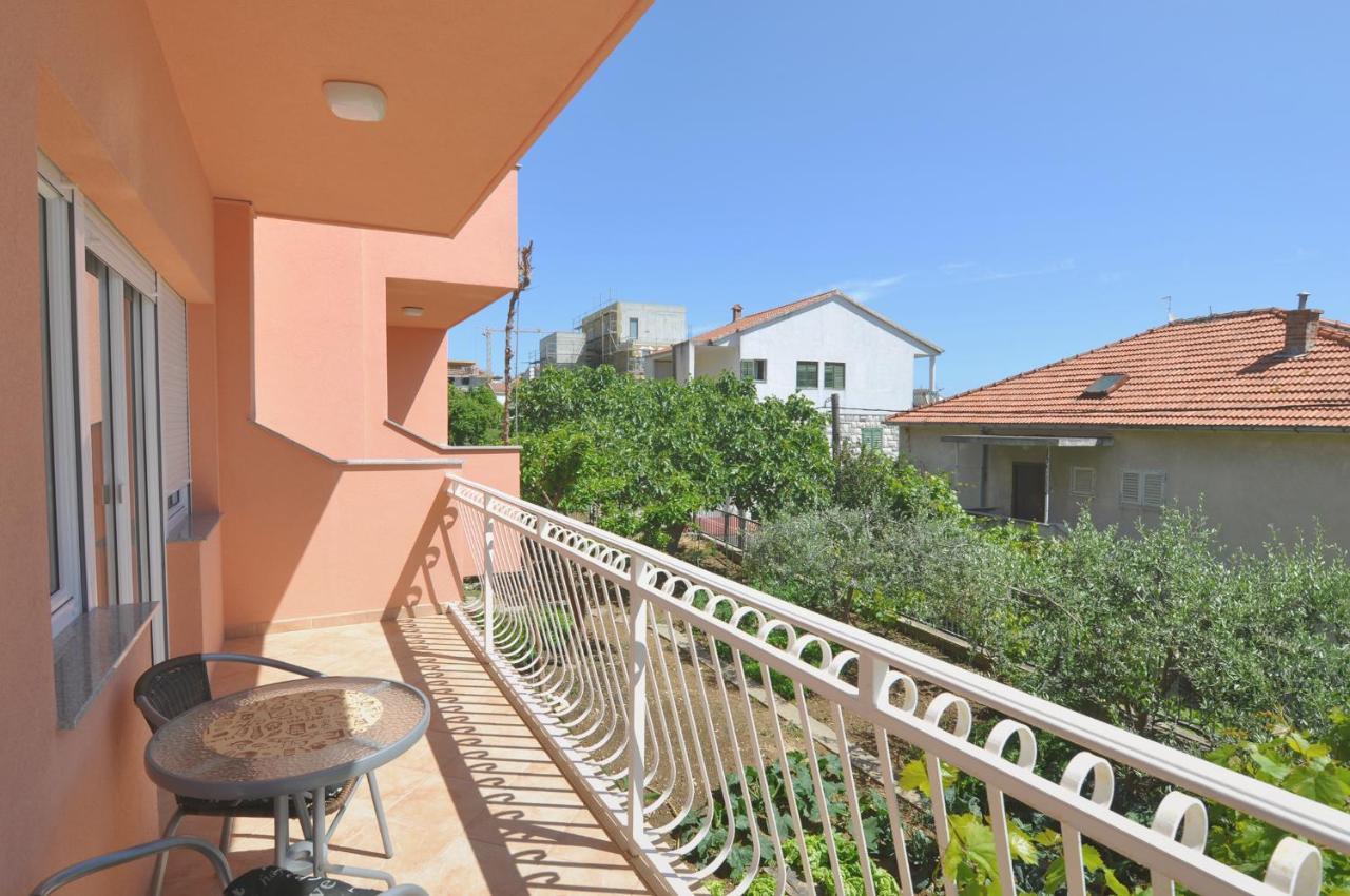 Poolside Paradise - A Hidden Gem In Split Exterior photo
